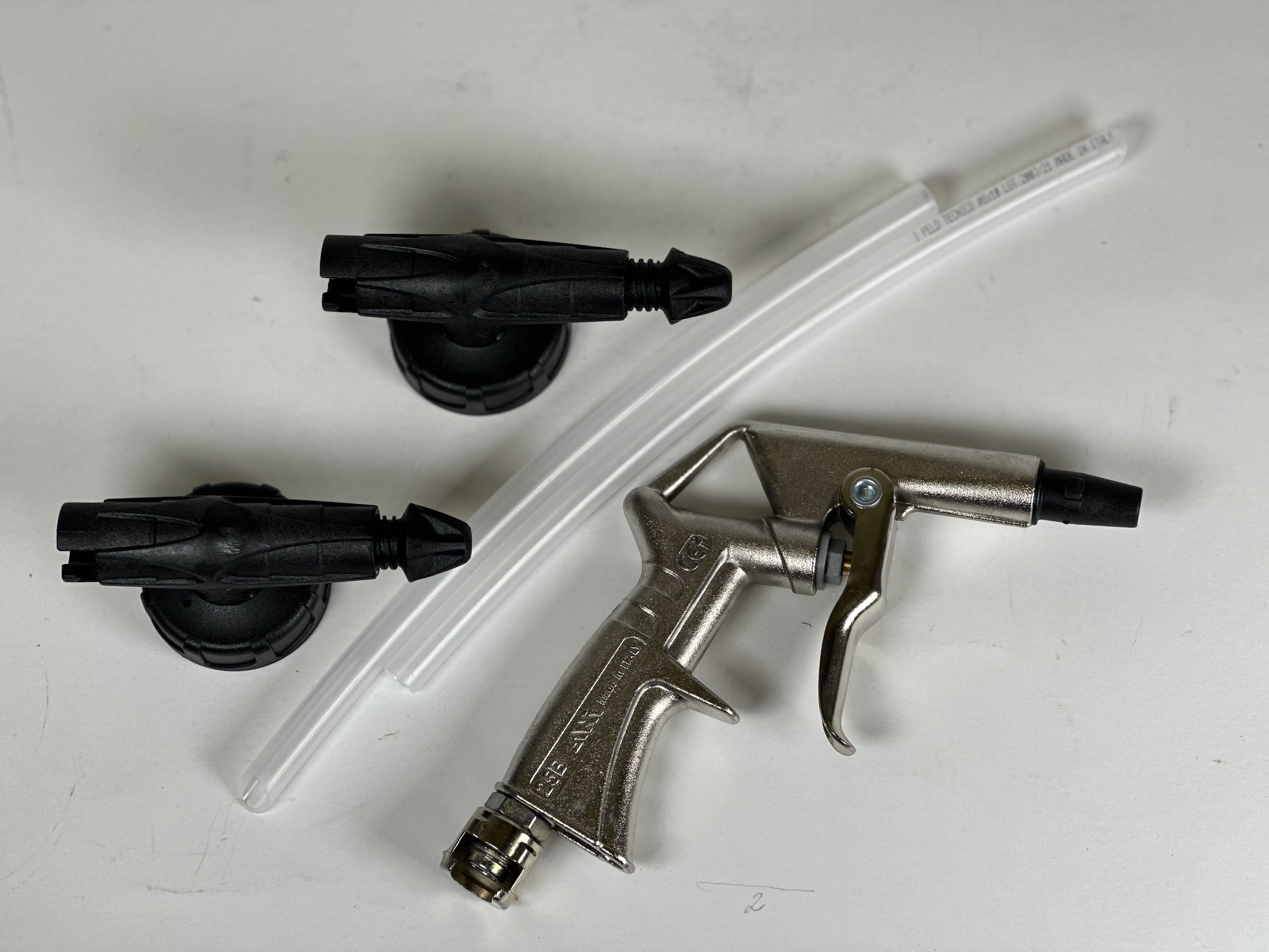 ANI Набор для нанесения защитных покрытий KIT/205-S. Пистолет, 2 крышки для евробаллонов, 2 трубки